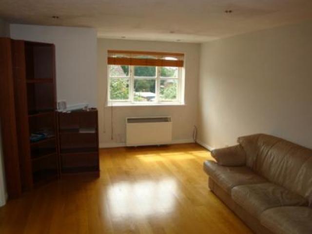 			NEW INSTRUCTION, 2 Bedroom, 1 bath, 1 reception Flat			 Lucas Gardens, EAST FINCHLEY